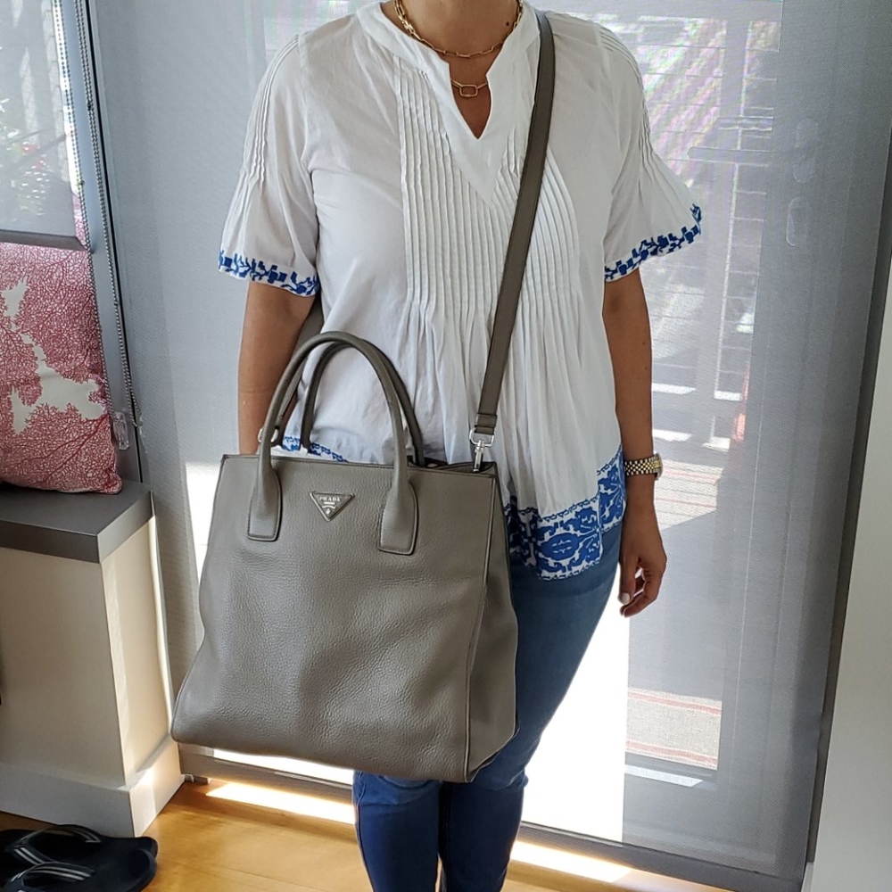 AUTHENTIC Prada Vitello Daino leather tote - Picture 8 of 15